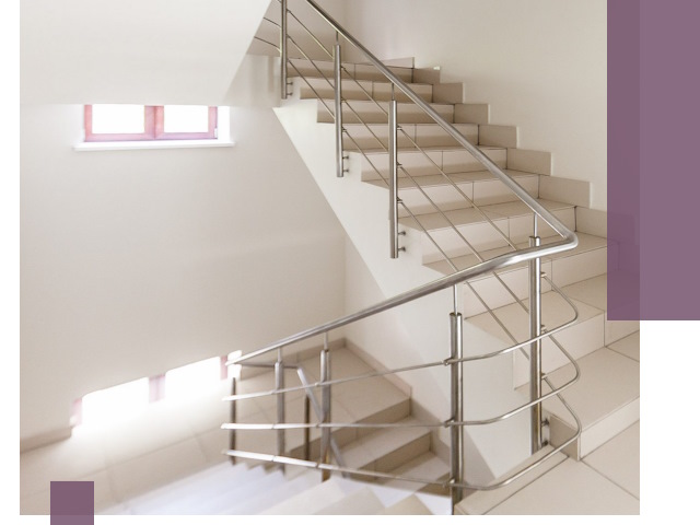 Установка и замена перил в подъезде в Выксе