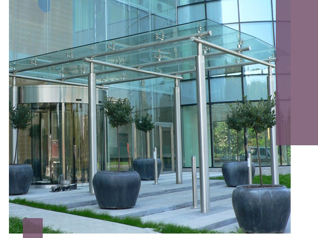 Навесы из стекла на заказ в Выксе — монтаж и установка